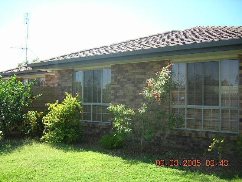 8 Howlett Street, Urangan QLD 4655