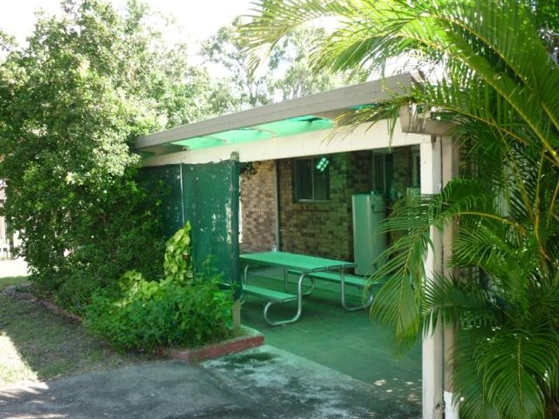 8 Howlett Street, Urangan QLD 4655