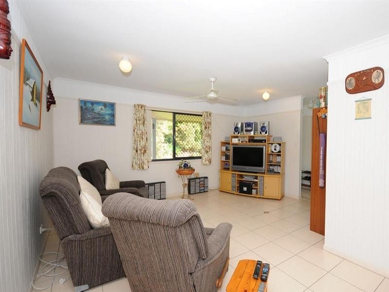 27 Johnston Boulevard, Urraween QLD 4655