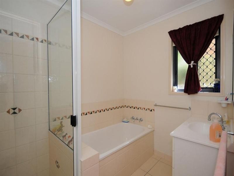 27 Johnston Boulevard, Urraween QLD 4655