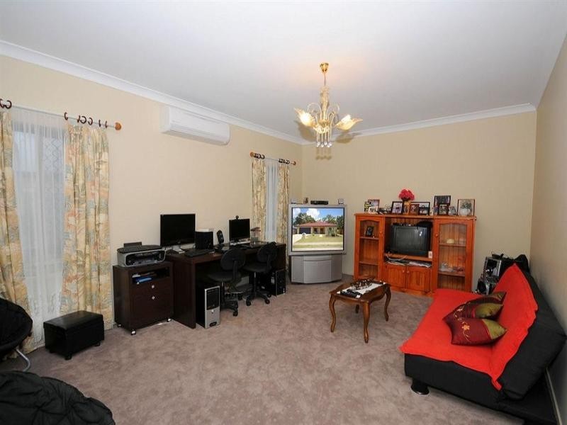 8 Stringybark Drive, Urangan QLD 4655