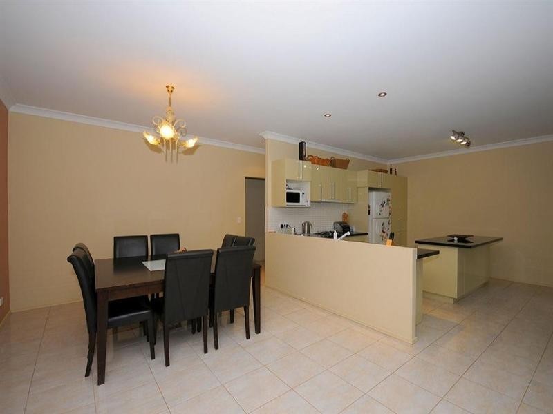 8 Stringybark Drive, Urangan QLD 4655