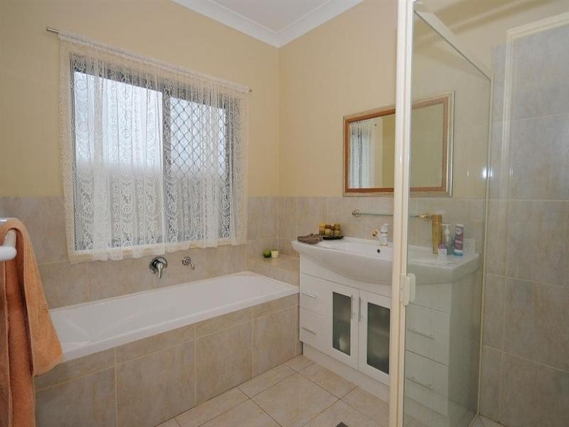 8 Stringybark Drive, Urangan QLD 4655