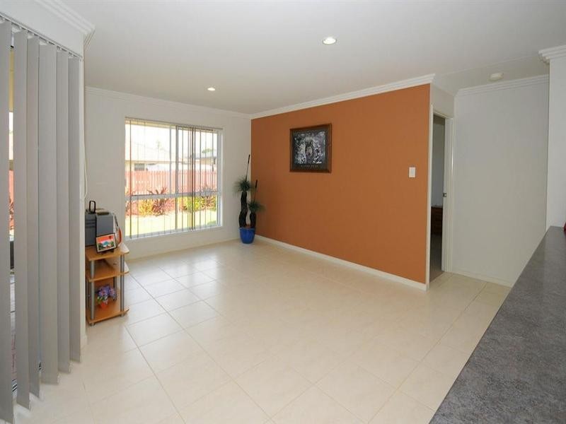 4 McIntyre Court, Urraween QLD 4655