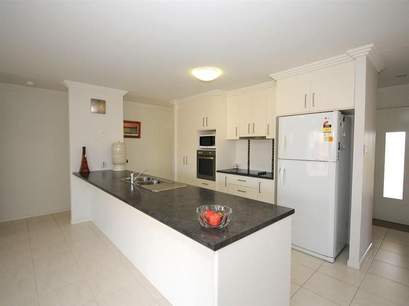 4 McIntyre Court, Urraween QLD 4655