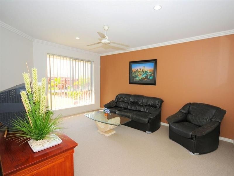 4 McIntyre Court, Urraween QLD 4655