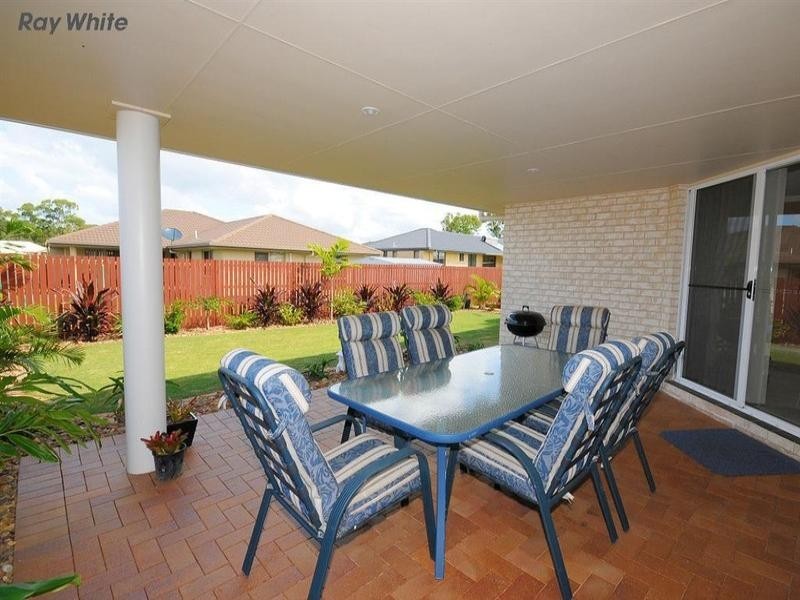 4 McIntyre Court, Urraween QLD 4655