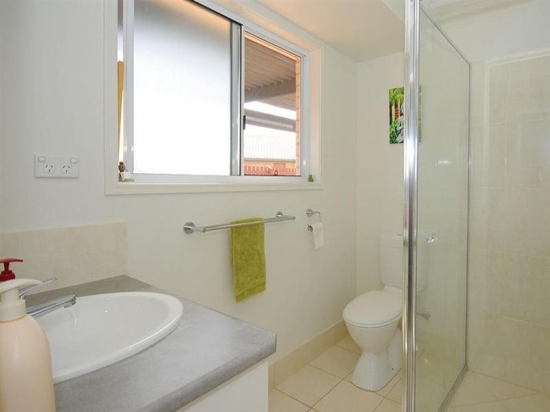 4 McIntyre Court, Urraween QLD 4655