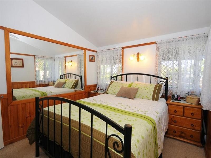 11 King Street, Urangan QLD 4655