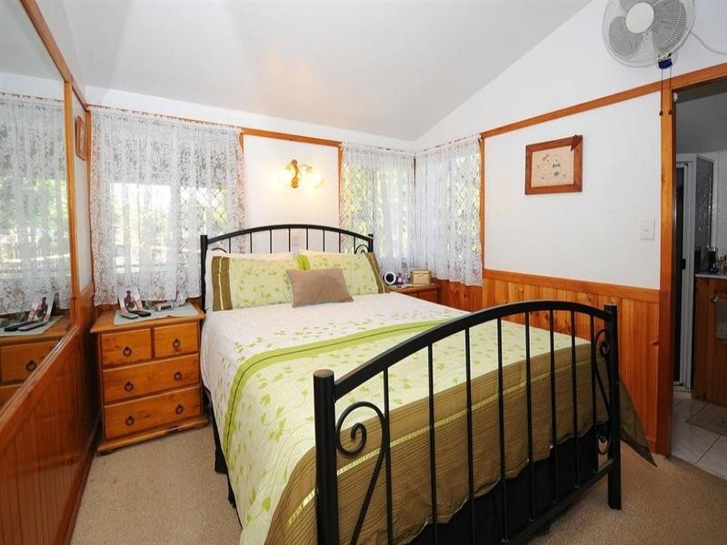 11 King Street, Urangan QLD 4655