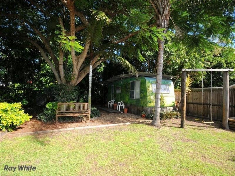 11 King Street, Urangan QLD 4655