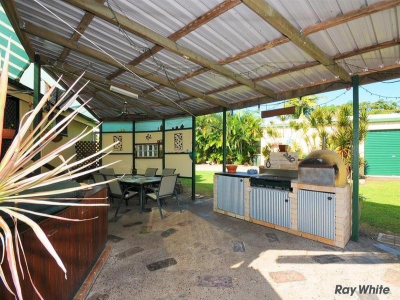 11 King Street, Urangan QLD 4655