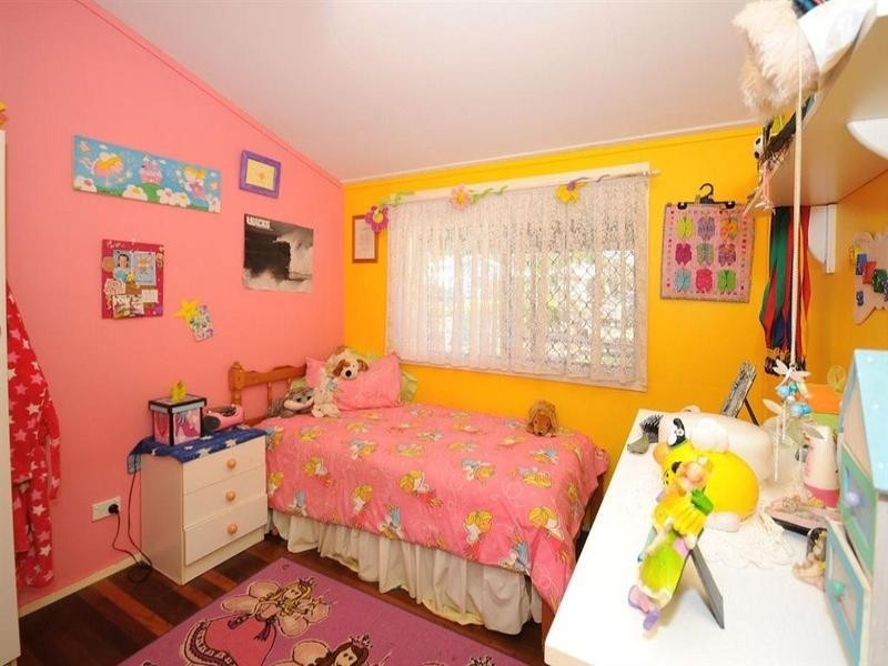 11 King Street, Urangan QLD 4655