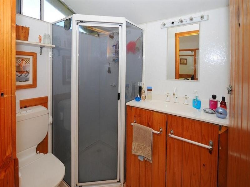 11 King Street, Urangan QLD 4655