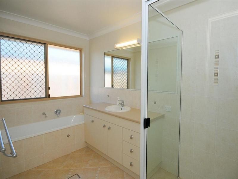 25 Yarrilee Circuit, Hervey Bay QLD 4655