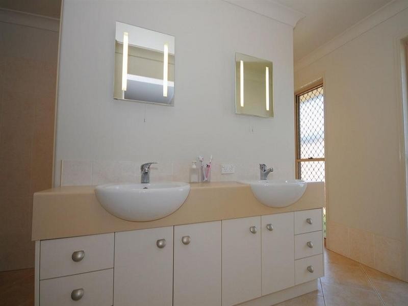 25 Yarrilee Circuit, Hervey Bay QLD 4655