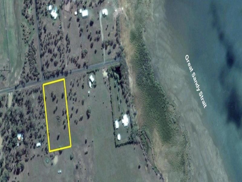 15 Beck Road, Urangan QLD 4655