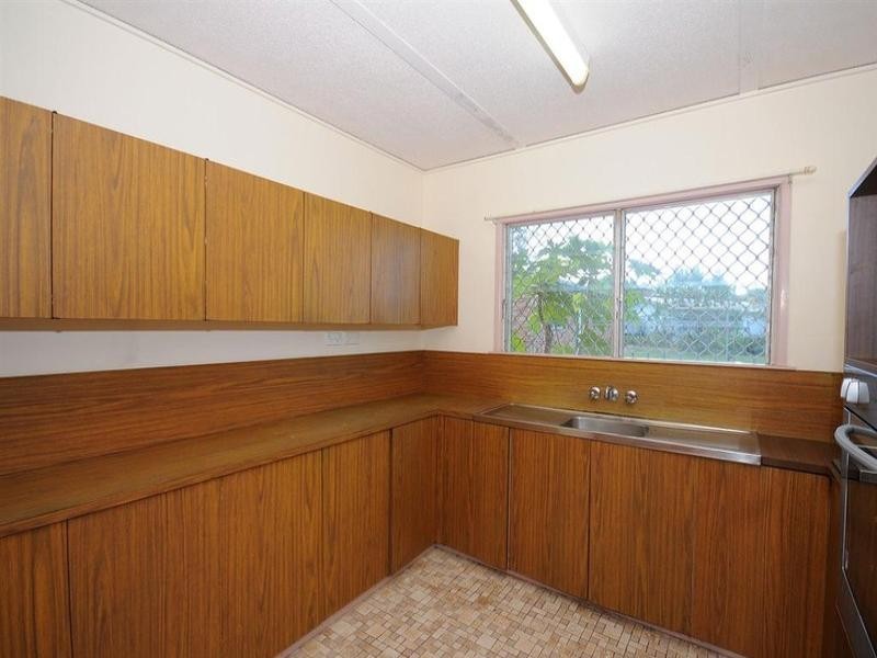 92 Corfield Street, Point Vernon QLD 4655