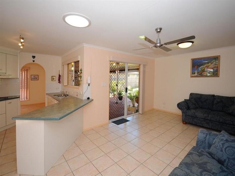12 Heather Way, Urraween QLD 4655