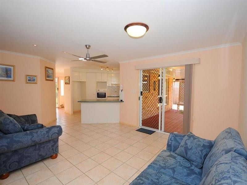 12 Heather Way, Urraween QLD 4655