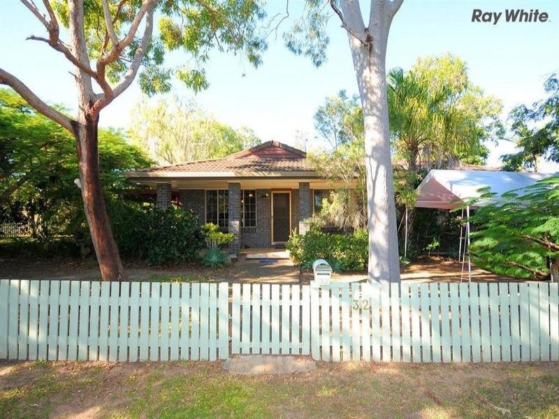32 Barker Street, Point Vernon QLD 4655