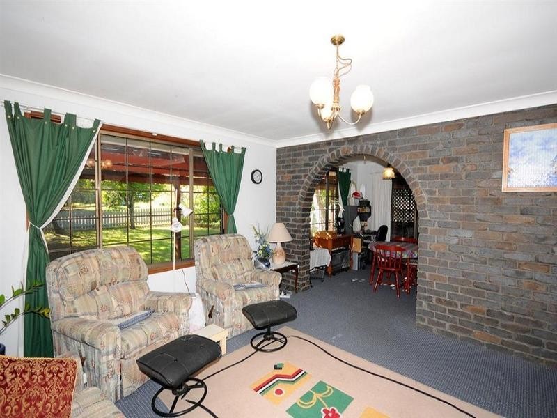 32 Barker Street, Point Vernon QLD 4655