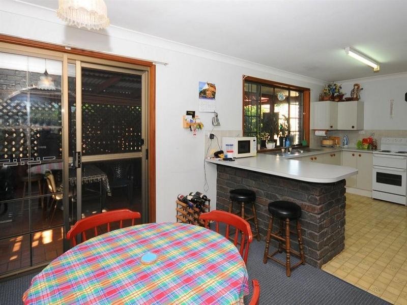 32 Barker Street, Point Vernon QLD 4655