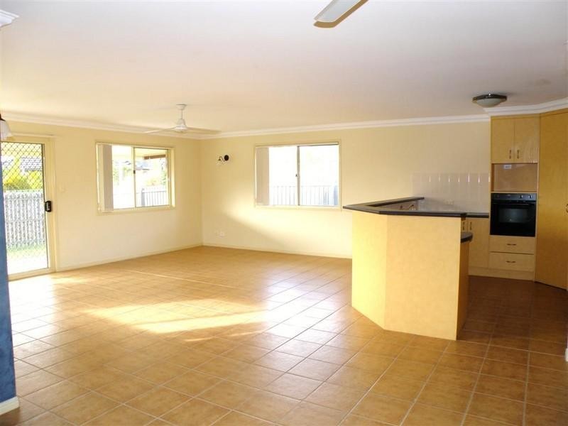 31 Heather Way, Urraween QLD 4655