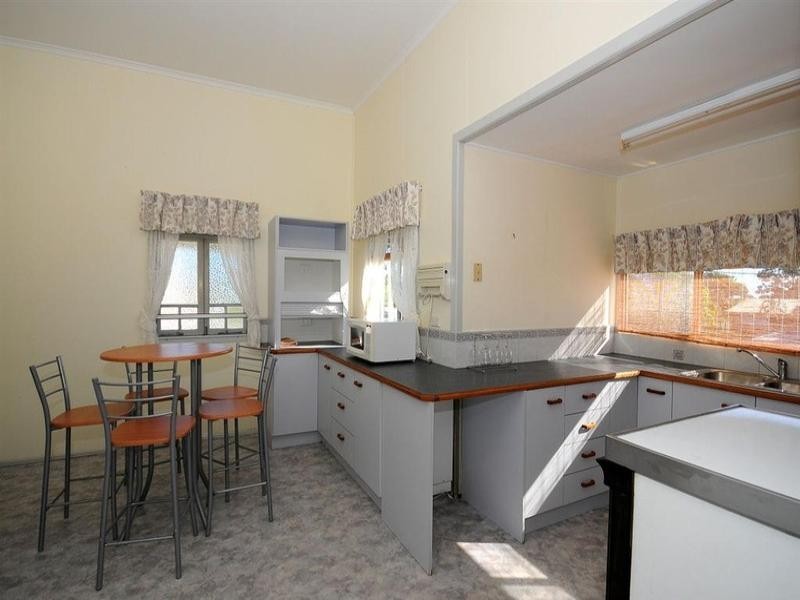 49 Dayman Street, Urangan QLD 4655