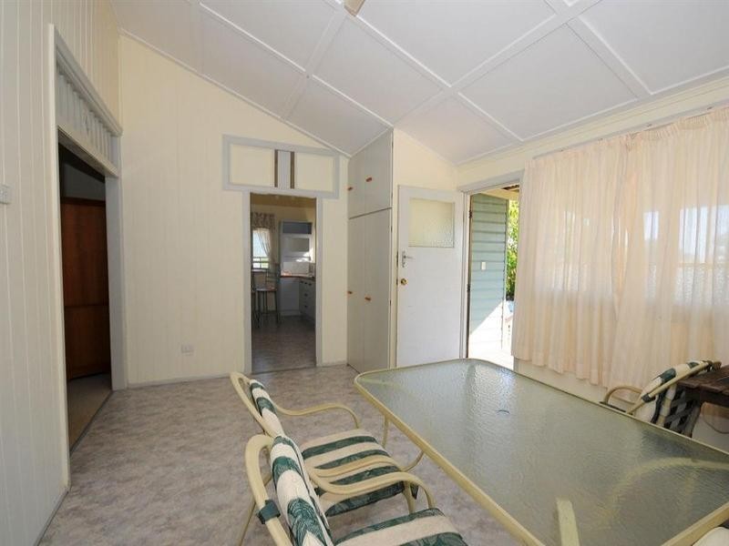 49 Dayman Street, Urangan QLD 4655