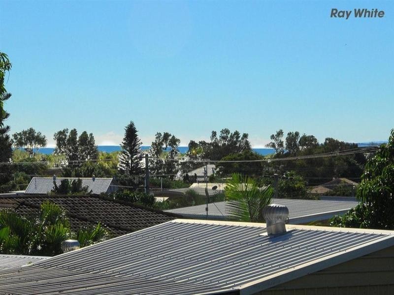 49 Dayman Street, Urangan QLD 4655