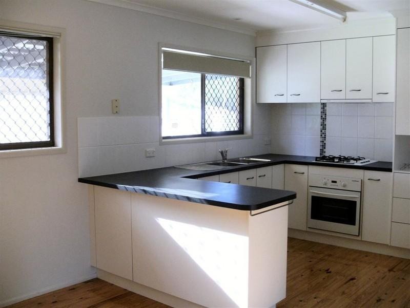 5 Preston Street, Point Vernon QLD 4655