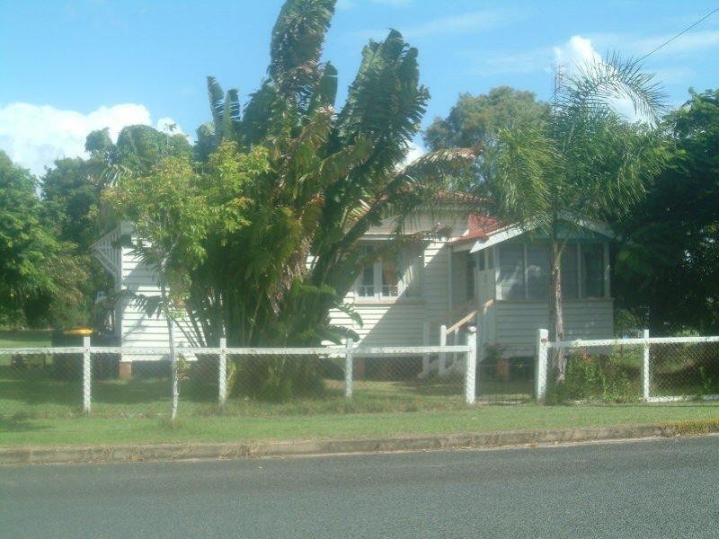 169 Cypress Street, Urangan QLD 4655