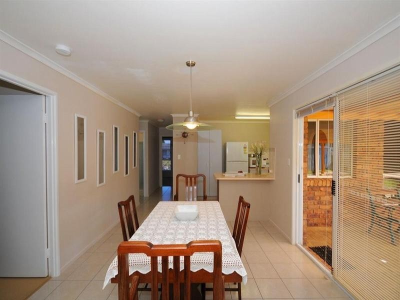24 Michelle Drive, Point Vernon QLD 4655
