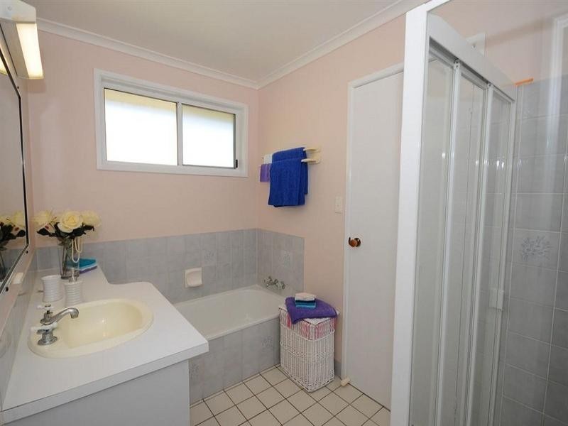 24 Michelle Drive, Point Vernon QLD 4655