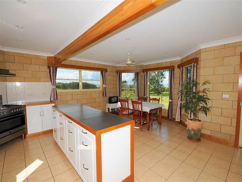 677 Charlton Esplanade, Urangan QLD 4655