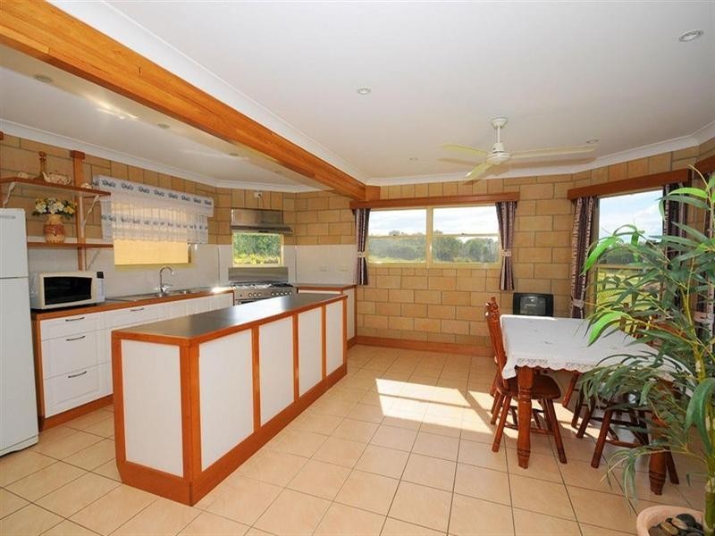 677 Charlton Esplanade, Urangan QLD 4655