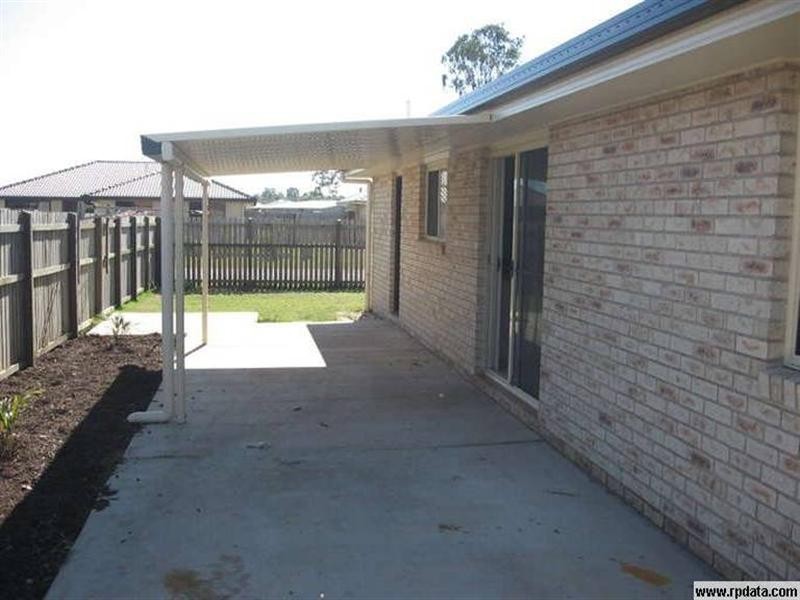 4 MANFRED Way, Point Vernon QLD 4655