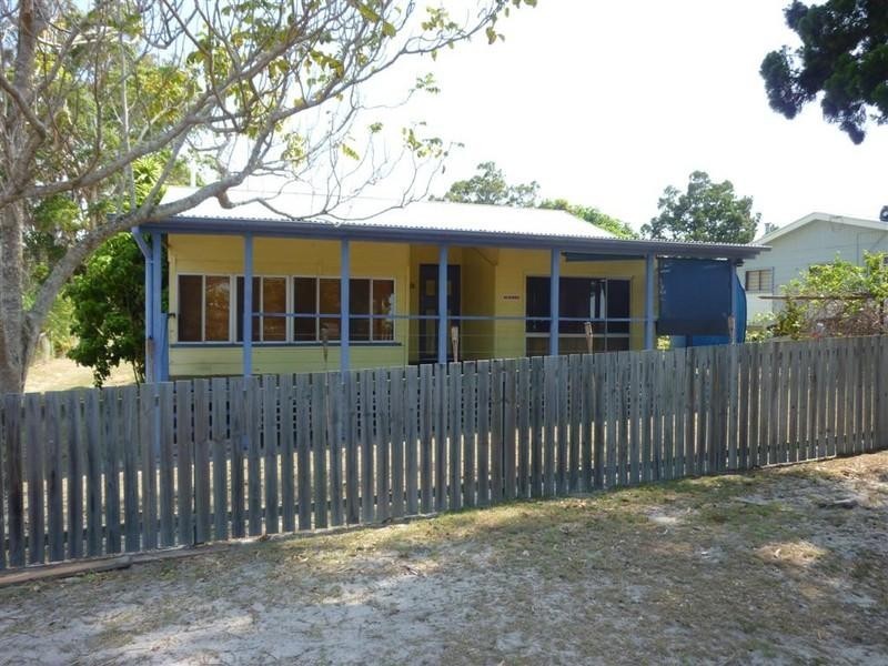 55 Moreton, Toogoom QLD 4655