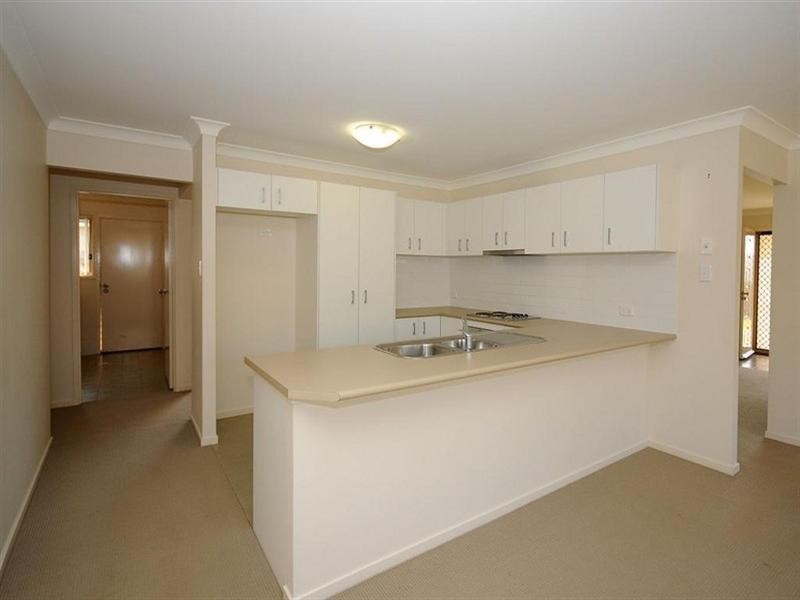 4 Beagle Avenue, Nikenbah QLD 4655