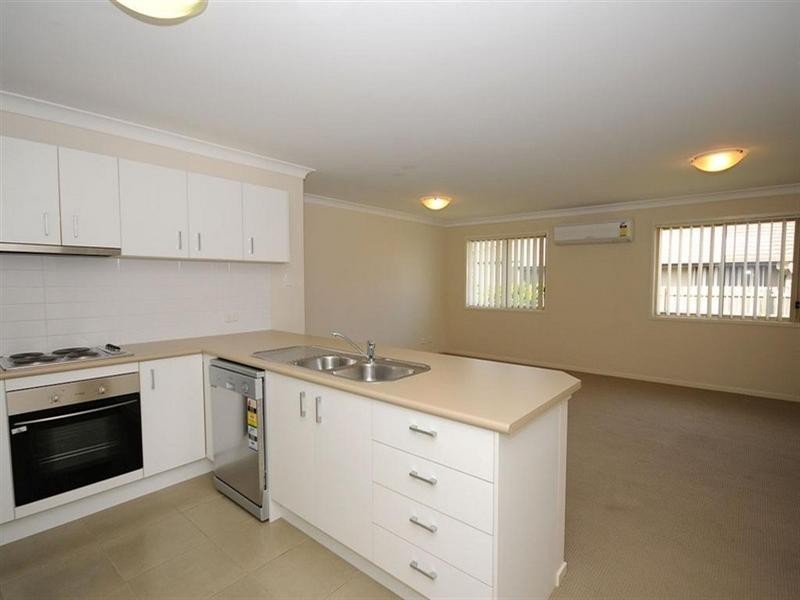 4 Beagle Avenue, Nikenbah QLD 4655