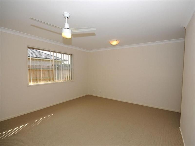 4 Beagle Avenue, Nikenbah QLD 4655