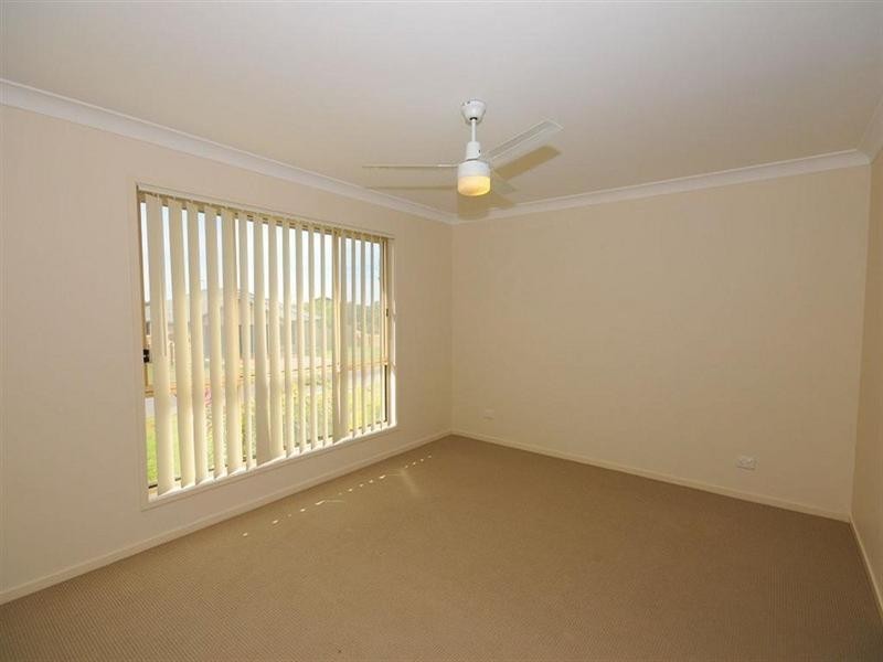 4 Beagle Avenue, Nikenbah QLD 4655