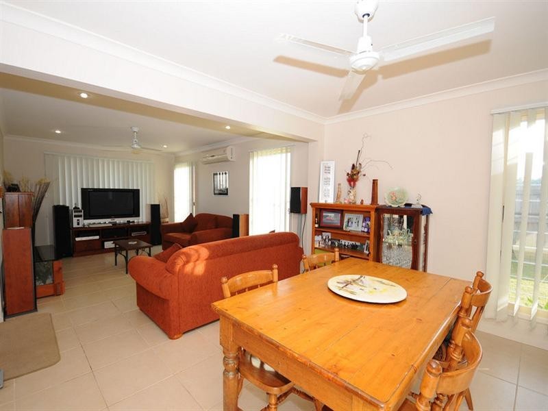 8 Swan View Court, Toogoom QLD 4655