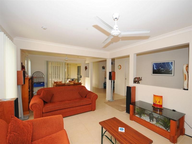 8 Swan View Court, Toogoom QLD 4655