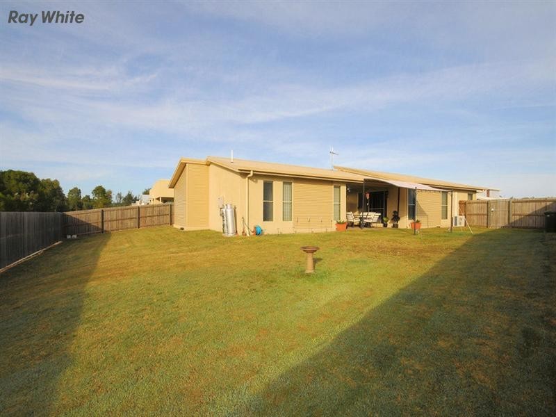 8 Swan View Court, Toogoom QLD 4655