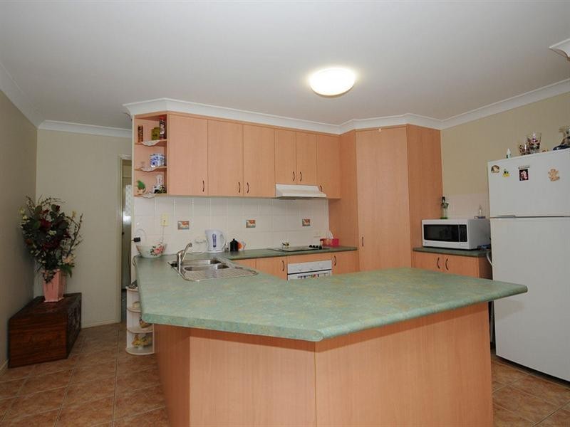 16 Gumtree Drive, Urraween QLD 4655