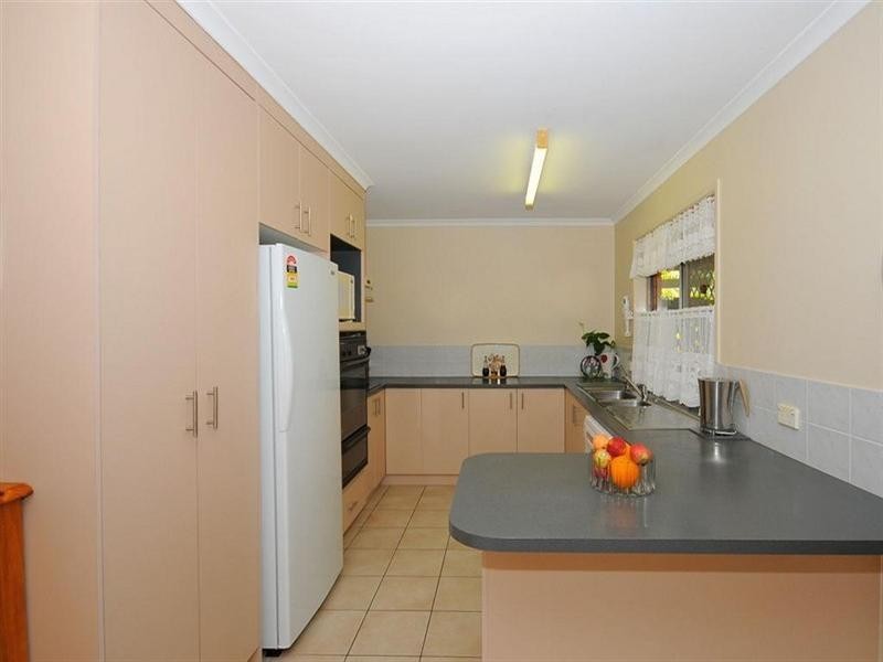 10 Phoenix Court, Kawungan QLD 4655