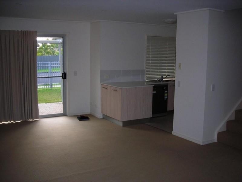8/68 Pulgul, Urangan QLD 4655