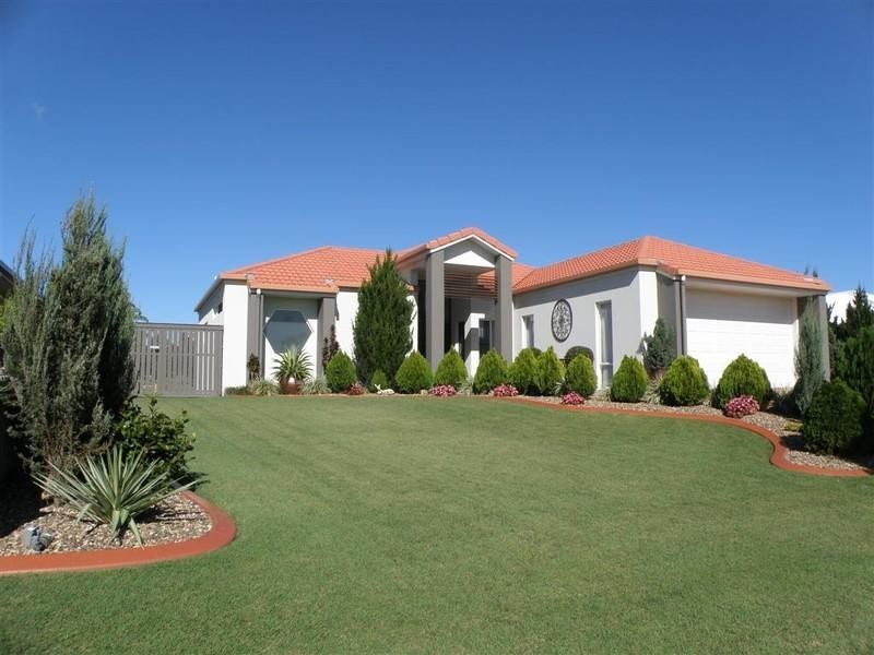 8 Bayley Court, Urraween QLD 4655